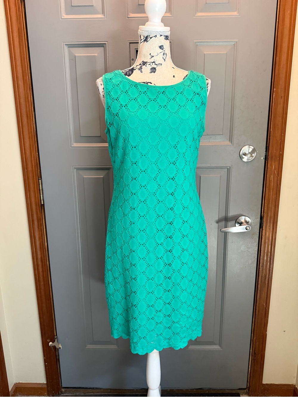 Ronni Nicole- Aqua Eyelet Midi Dress Scalloped hem (10)